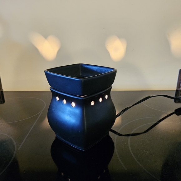 Scentsy warming pot - Picture 2 of 10